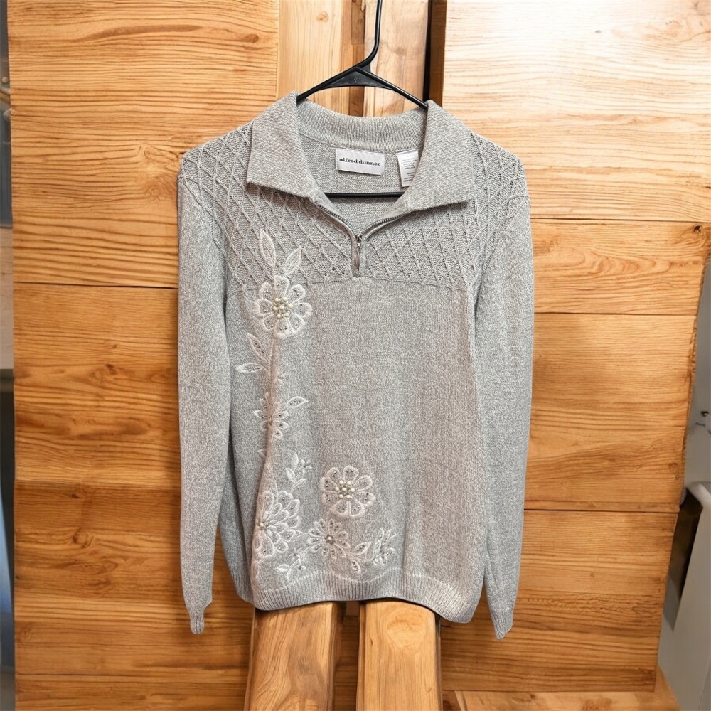 Alfred Dunner "Eskimo Kiss" Pullover Long Sleeved Embroidered Sweater Large